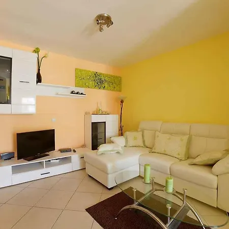Pula, Istria Country 1 Apartment