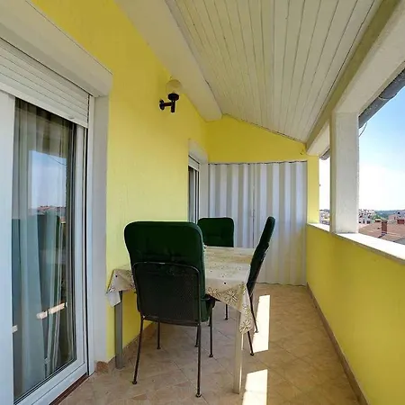 Pula, Istria Country 1 *