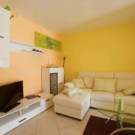 Apartment Pula, Istria Country 1 *