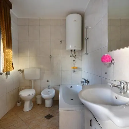 Pula, Istria Country 1 * Vintijan